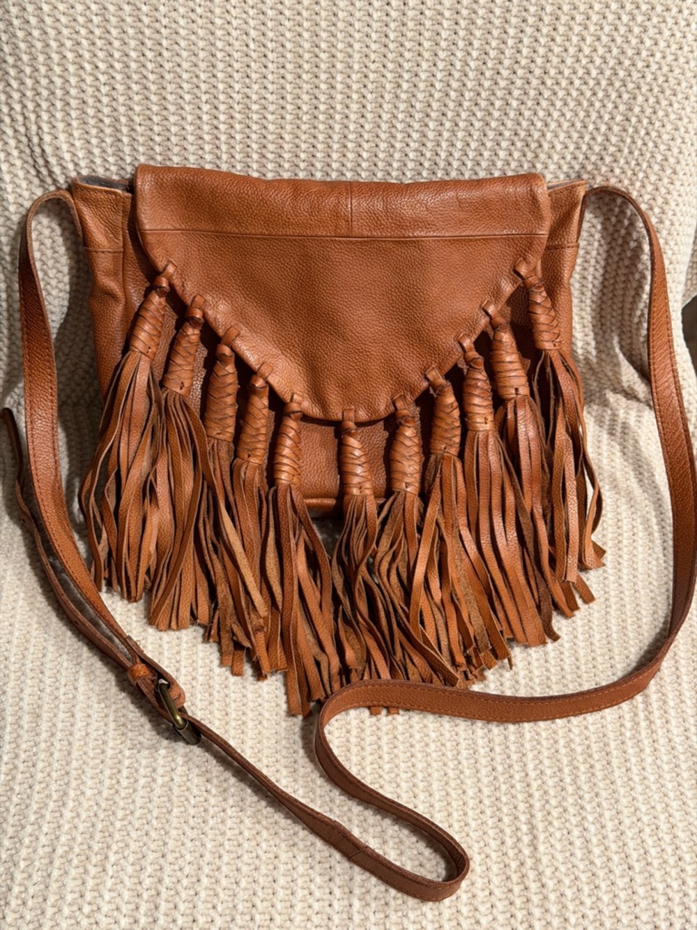 Fringed Tan Leather Crossbody Bag — Boho Chic Style